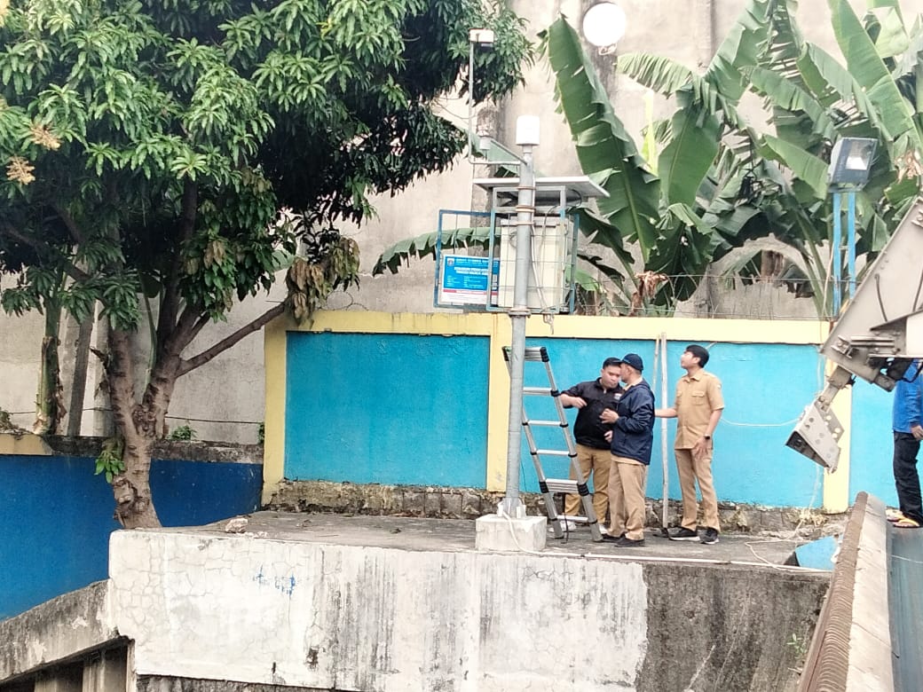 PEMELIHARAAN ALAT AWLR  (TINGGU MUKA AIR),  PENGGANTIAN KUNCI BOX PANEL DAN PENOPINGAN POHON DI P.A KALIDURI