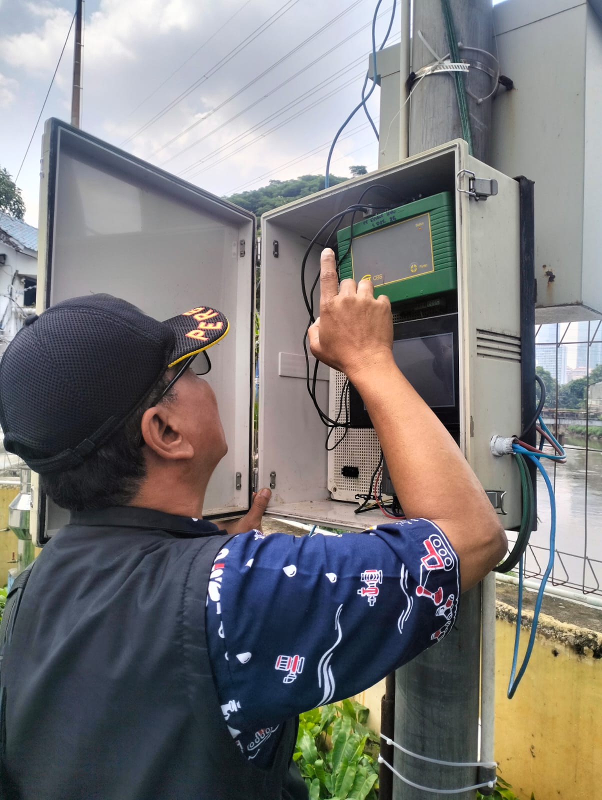 PEMELIHARAAN ALAT AWLR DAN ARR DI LOKASI PINTU AIR KARET