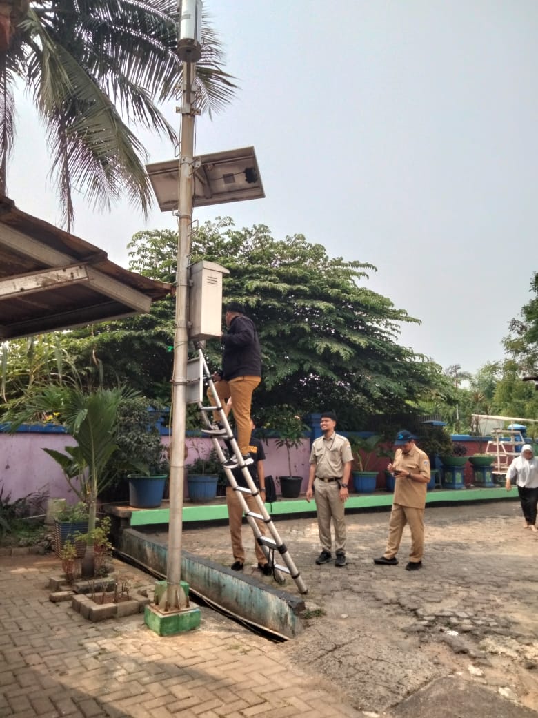 PENGECEKAN DAN PEMELIHARAAN ALAT CURAH HUJAN (ARR) DI LOKASI KELURAHAN KAMAL MUARA
